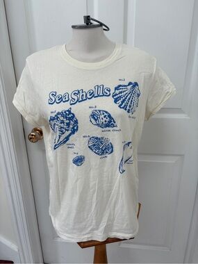 Universal Thread Cream Graphic 'Sea Shells' Short Sleeve Tee with Blue Print